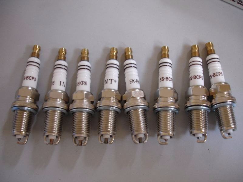 QSK60 spark plug 4924504